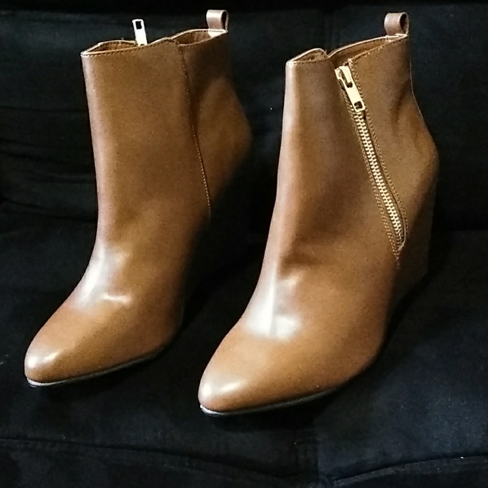 High heel boots